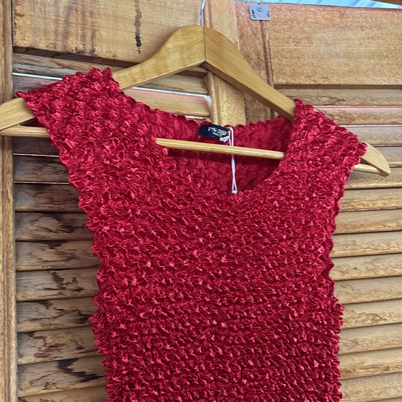 3/$40 Y2K Red Scrunched Tank Top - Picture 3 of 5